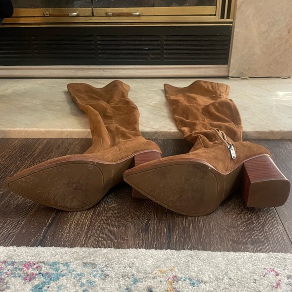 Knee high brown suede Marc Fisher boots - Picture 2 of 2